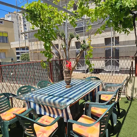 West Gate Apartment *